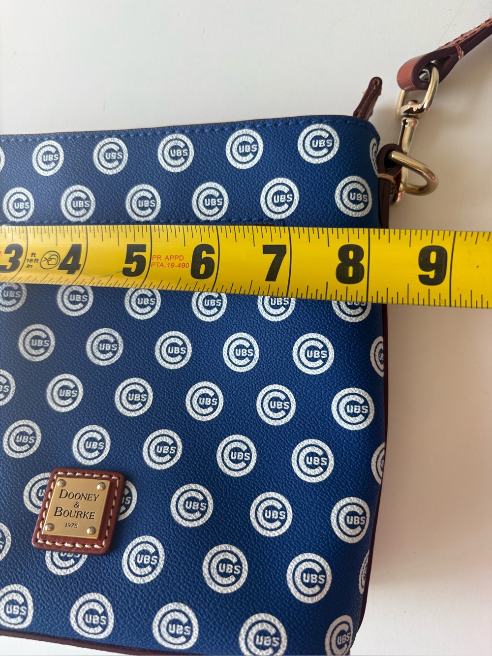 Sold! Dooney & Bourke Chicago Cubs Crossbody Bag - Picture 13 of 14